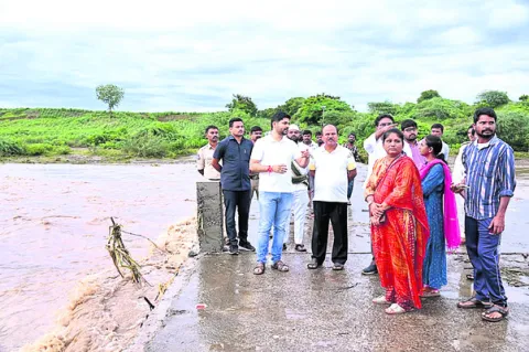అప్రమత్తంగా ఉండాలి: కలెక్టర్‌ 