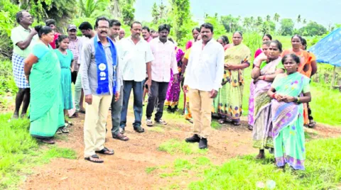 పాములపర్రులో దళితులకు న్యాయం చేయాలి 