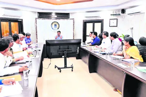 రిటైర్డ్‌ ఉద్యోగులకు సకాలంలో బెనిఫిట్లు అందించాలి