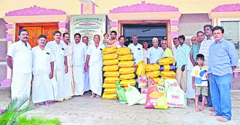 ఓరియంటేషన్లు నిర్వహించండి 
