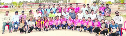 క్రీడలతో ఉజ్వల భవిష్యత్తు 