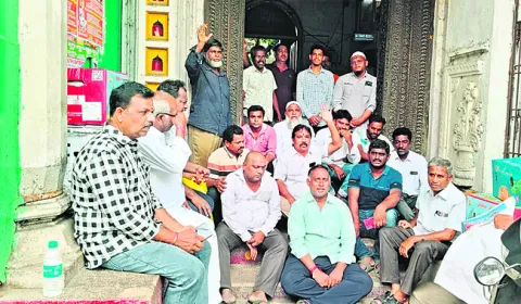 టెండర్‌లో బెదిరింపులు
