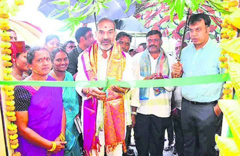 మహిళలు వ్యాపారంలో రాణించాలి