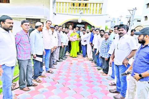 వరంగల్‌ డీఈఓను విధులనుంచి తొలగించాలి