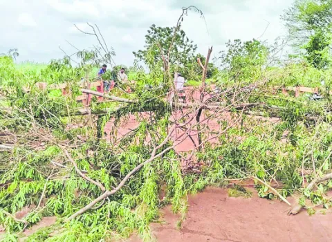 నారింజ వాగు ఉధృతం 