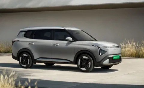 Kia Carens Clavis and Clavis EV Cross 21000 Bookings