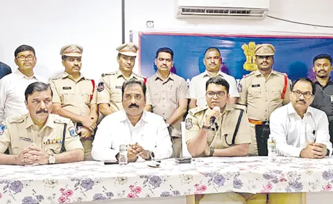Cyberabad Police Cracked Khazana Jewellery Robbery