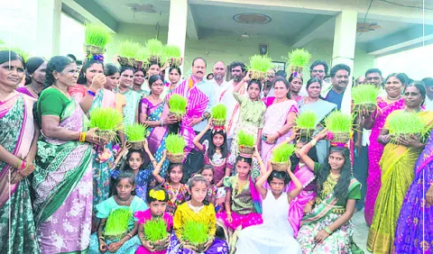 కై రిగూడలో తీజ్‌ సంబరాలు
