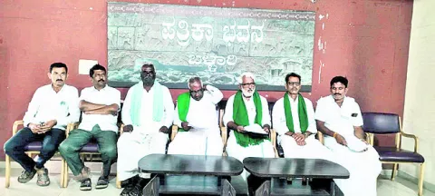 తుంగభద్ర గేట్ల ఏర్పాటులో అంతులేని నిర్లక్ష్యం 