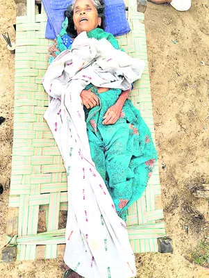 కరెంట్‌ షాక్‌తో మహిళ..
