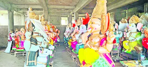 ఊపందుకున్న గణపయ్యల తయారీ 