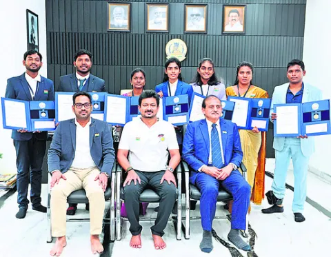 క్రీడాకారులకు అభినందనలు 