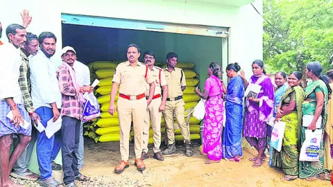 యూరియా వస్తోంది!
