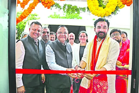 ఎవరి బెదిరింపులకు భయపడం