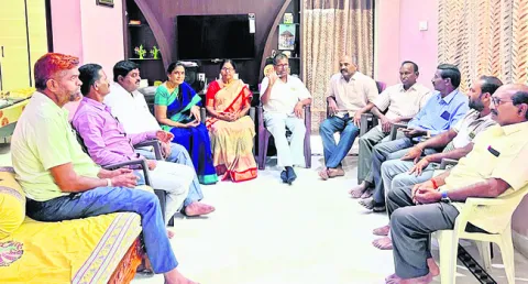 ప్రభుత్వ స్కూళ్లను కాపాడుకుందాం