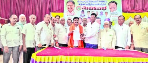 సమస్యల  పరిష్కారానికి కృషి 
