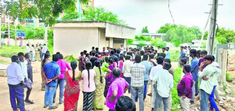మిస్టరీగా మారిన ఈశ్వర్‌ మృతి