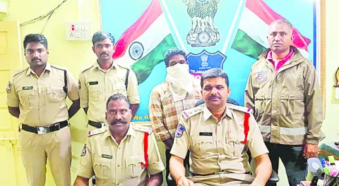 పెళ్లి చేసుకోవాలని కోరితే..