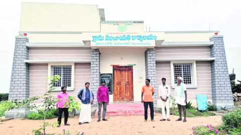 పల్లెగడ్డను వదులుకోం! 