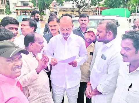 గ్రీన్‌ఫీల్డ్‌ హైవే బ్రిడ్జి ఎత్తు తగ్గించొద్దు