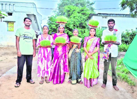 ఘనంగా