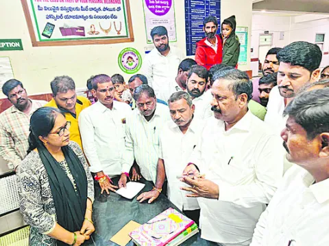 మందులు అందుబాటులో ఉంచాలి 