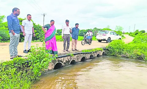 అప్రమత్తంగా ఉండాలి