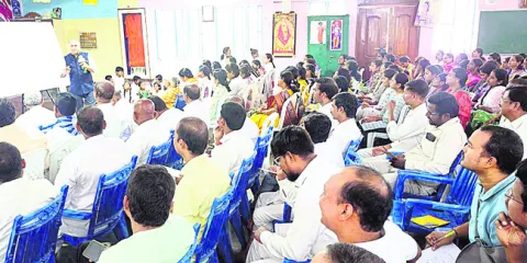ప్రేమను పంచడమే దైవత్వం