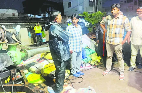 ఫ్లడ్‌ రెస్పాన్స్‌ టీంలు అప్రమత్తంగా ఉండాలి 