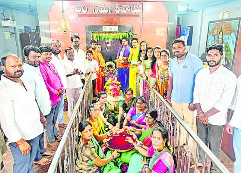 ఘనంగా కుంకుమార్చన 