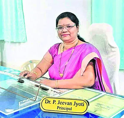 డిగ్రీ కళాశాలల్లో అడ్మిషన్లకు అవకాశం 