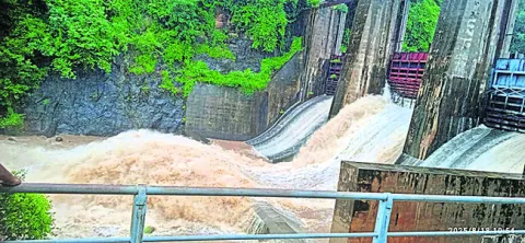 ప్రమాద స్థాయిలో కోనాం జలాశయం నీటిమట్టం 