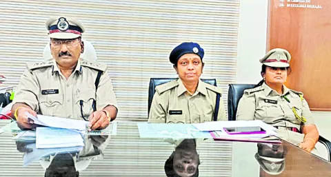 బార్ల నిర్వహణకు దరఖాస్తుల ఆహ్వానం 