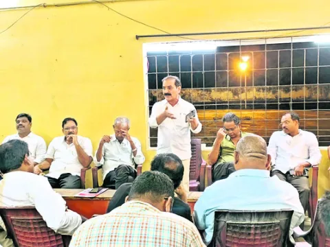 సీఎం, ప్రతిపక్ష నాయకుల దృష్టికి ఈవోఐ అంశం