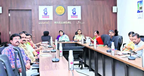 యూరియా రైతులందరికీ అందాలి