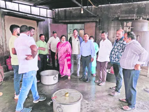 గురుకులంలో తనిఖీలు