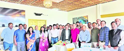 ‘మీట్‌ అండ్‌ గ్రీట్‌’లో  శాతవాహన వీసీ