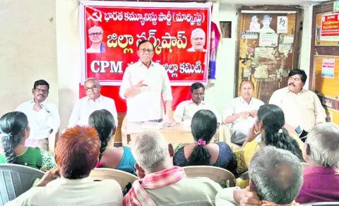స్థానిక సమస్యలు పరిష్కరించాలి
