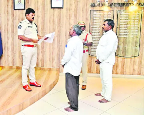 పోలీసు స్పందనకు 64 ఫిర్యాదులు 
