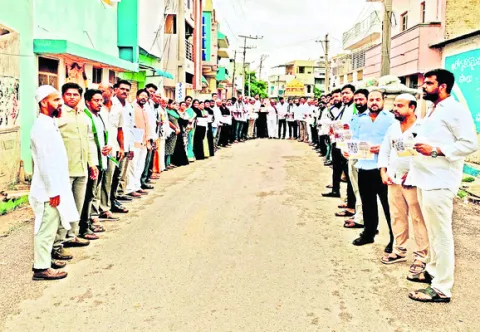 బాబుపాలనలో మోసం గ్యారెంటీ 