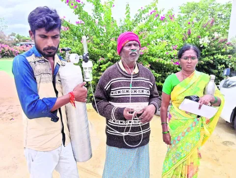 భూమి ఆన్‌లైన్‌ కోసం బాధ భరిస్తూ.. 