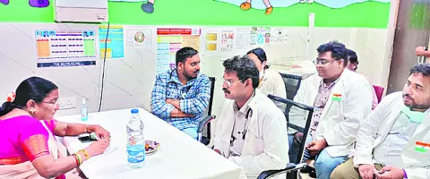 రోగులకు సహనంతో సేవలు అందించాలి 