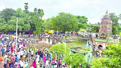 నీళ్ల