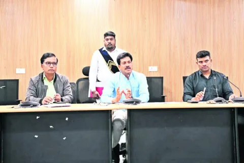 వేగంగా ‘రెవెన్యూ’ దరఖాస్తుల పరిష్కారం 