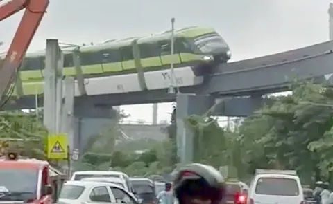 Mumbai monorail faces power supply issue amid heavy rain