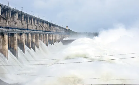 Nizamsagar and Sriramsagar Gates Lifted Due To Heavy Inflow