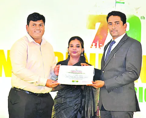 అధికారుల పనితీరు భేష్‌ 