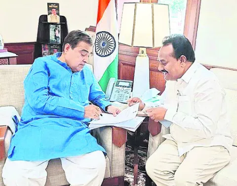 జాతీయ రహదారిగా ఉన్నతీకరించాలి