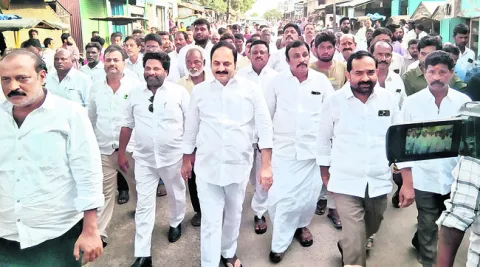 మంత్రి బీసీ జనార్దన్‌రెడ్డి ప్రైవేట్‌ గూండాల దుర్మార్గ 