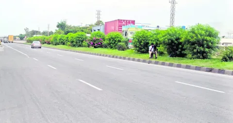 స్పీడ్‌ గన్‌ చూస్తోంది..